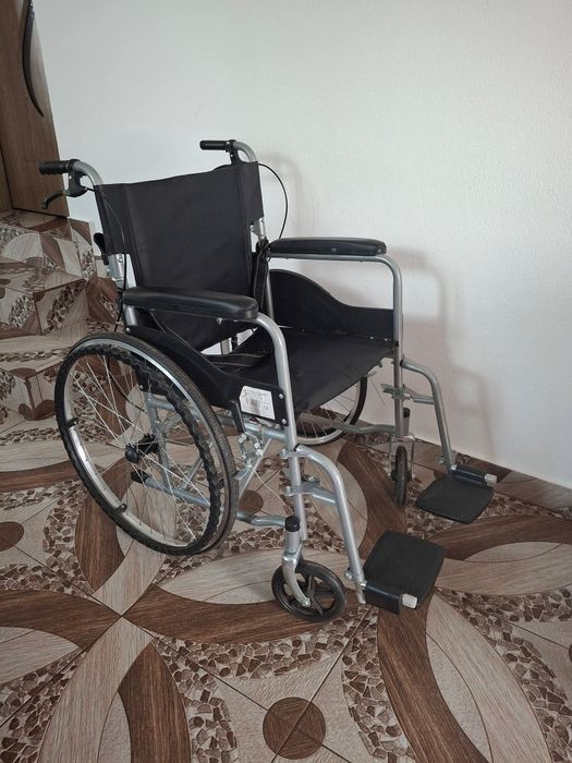 Carucior cu rotile