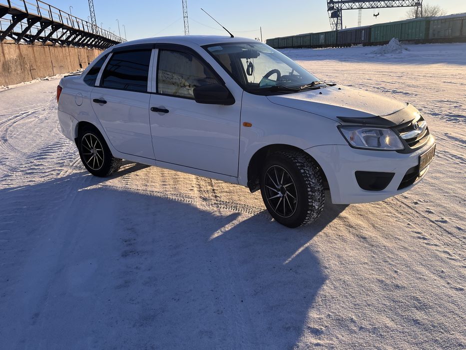 Продам Гранту 2015 года