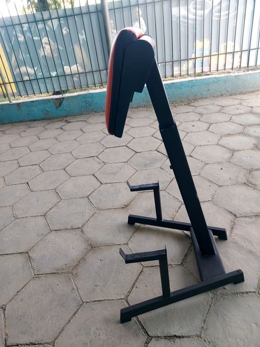 Продам тренажёр для прокачки бицепса стоя.