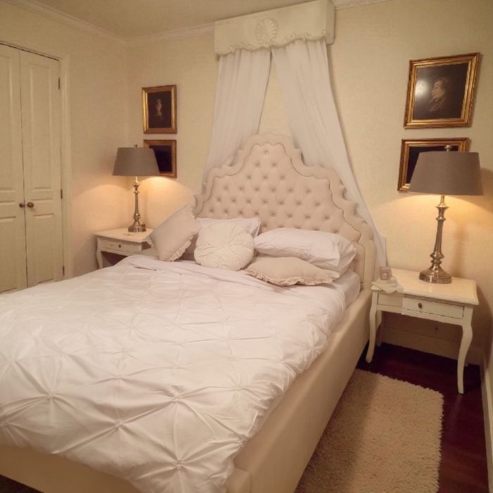 Pat tapitat dormitor