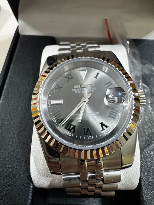 Ceas seiko date just nou cu tot ce trebuie negociabil
