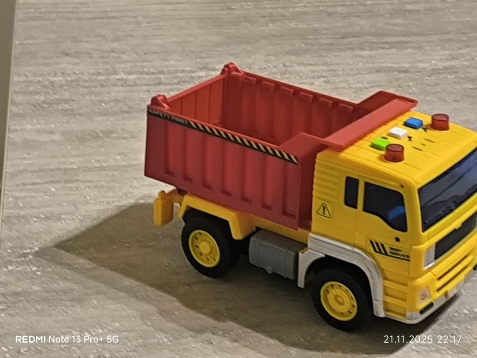 Vând un camion și un tir