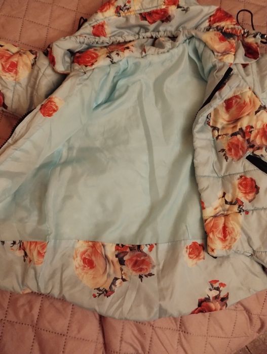 Детско яке с качулка за момиче, размер L .