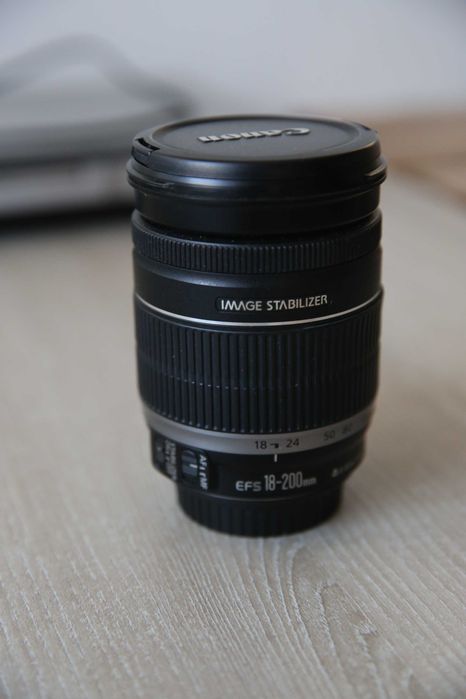 Obiectiv Canon EF-S 18-200mm