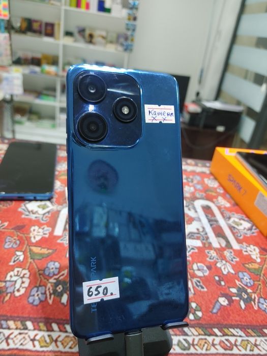 Arzon telefonlar sotuvda. Tecno va oppo