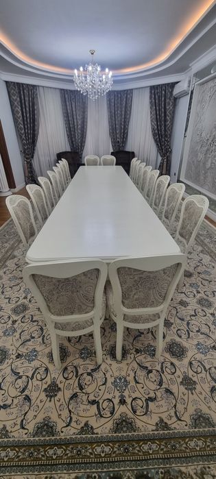 Стол со стульями