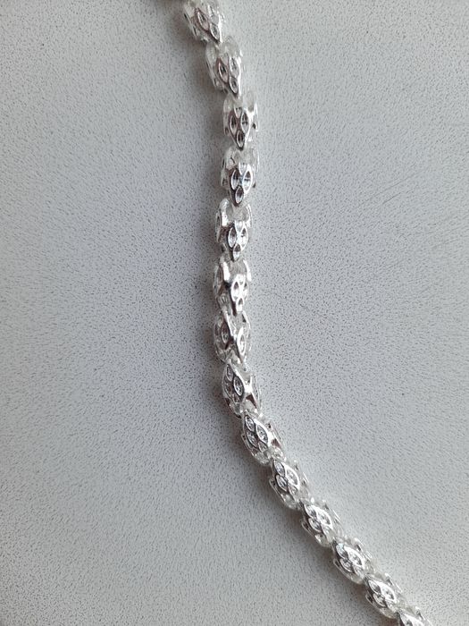 Цепочка продаётся