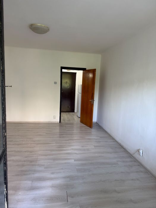 Proprietar, vand garsoniera spatioasa, 30,33 mp, etaj 4/9, Sector 4 - Str. Turnu Magurele nr. 19 - Pret: 63.000 Euro
