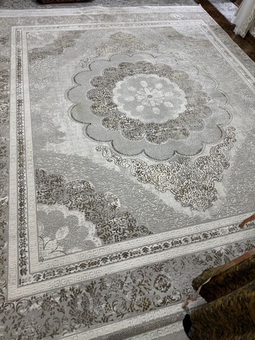 Gilam sotiladi ! 1 tasi yangi 1 tasi ishaltilgan 1 oy