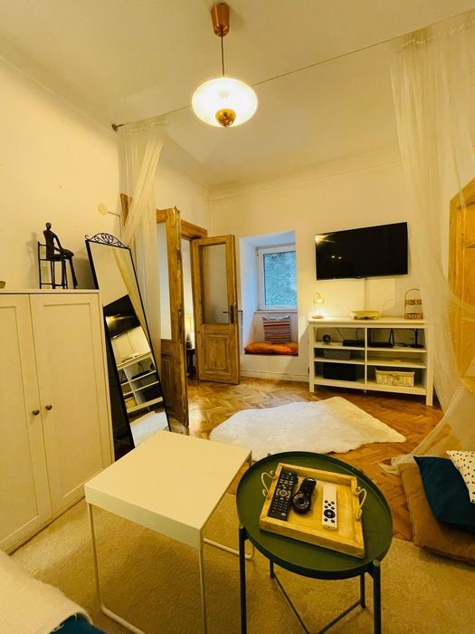Apartament deosebit 2 camere in vila, lângă Cișmigiu,  mobilat și utilat, centrala