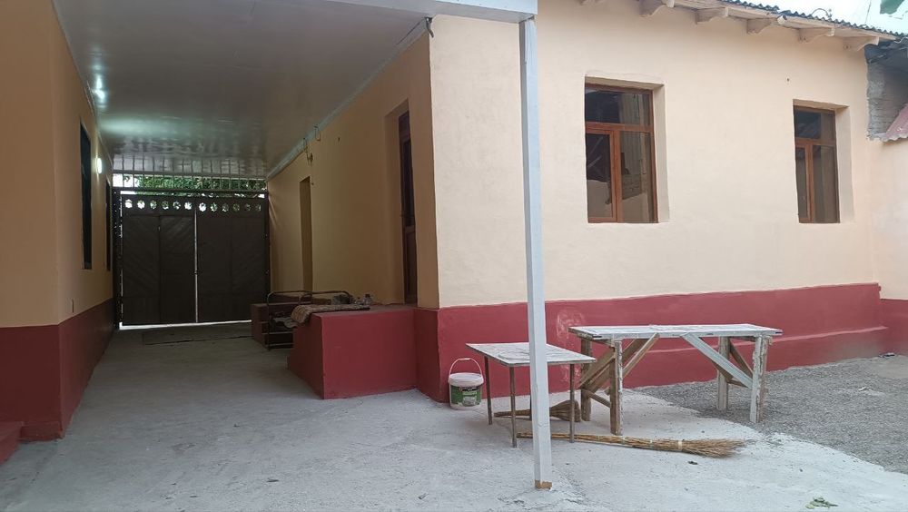 Асака Шахар ески 41-автобаза ичида