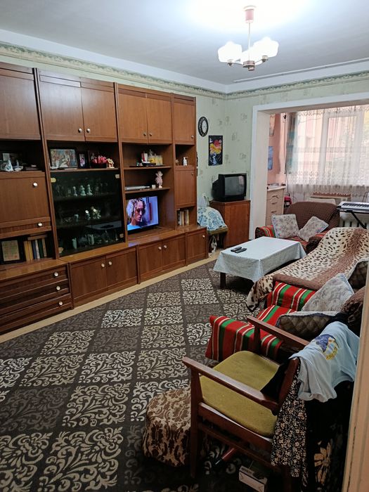 Продаётся квартира 2/4/4