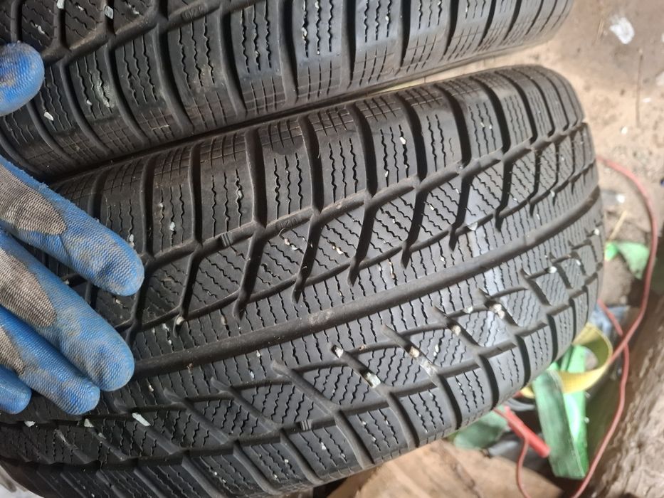 Vand 2 anvelope 195 50 16 ca noi de iarna dot 2020