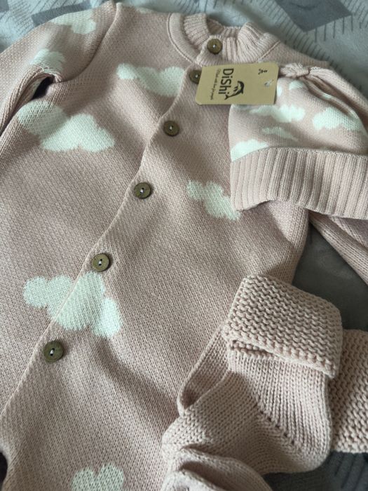 Продам новый вязаный костюм