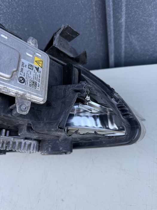 Far/ Faruri Xenon Bmw seria 6 F06 F12 f13 Defecte stanga / dreapta