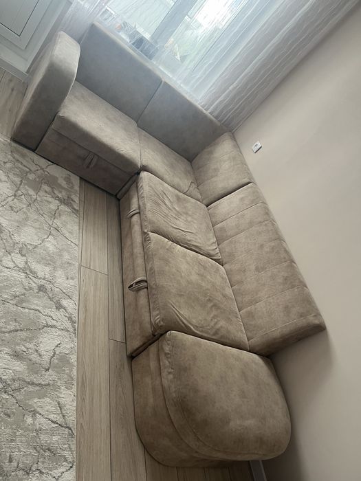 Продам диван угловой