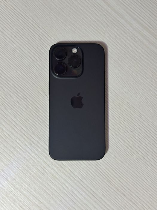 iPhone 15 pro black titanium