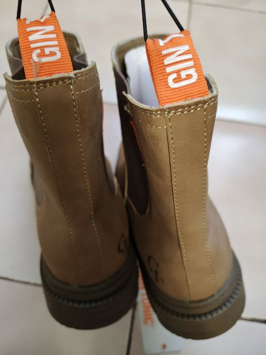 Обувки. Чисто нови 41 номер