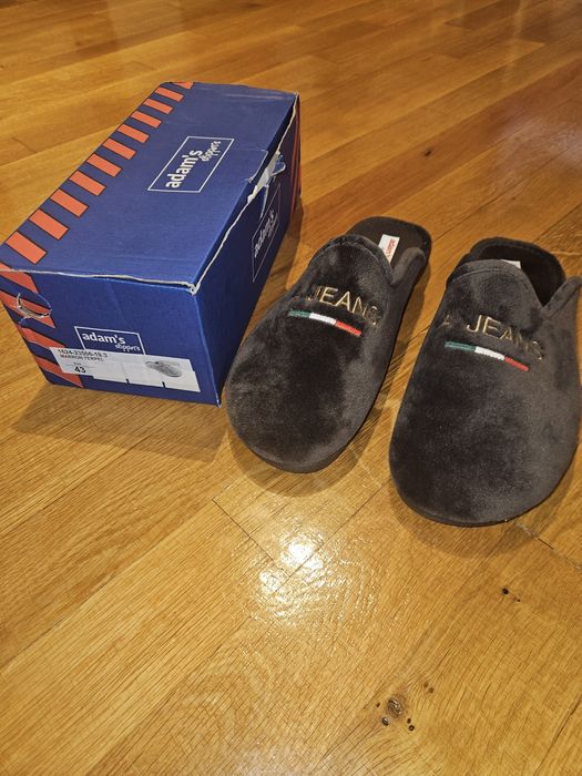 Чисто нови мъжки пантофи