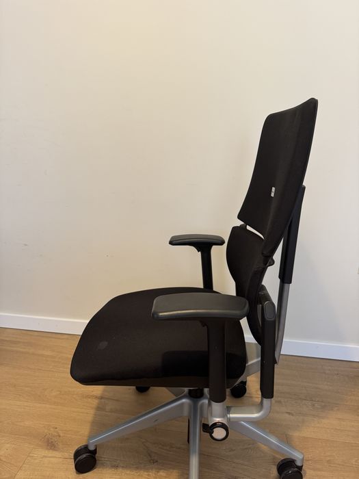 Refubished steelcase please task chair с. Лозен • OLX.bg