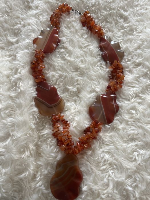 Гърдан от сердолик