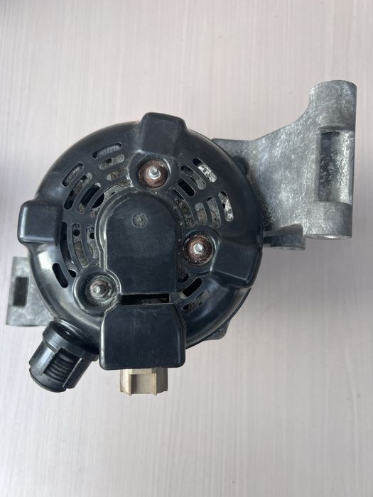 Продам генератор на форд