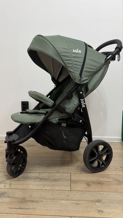 коляска прогулочная Joie