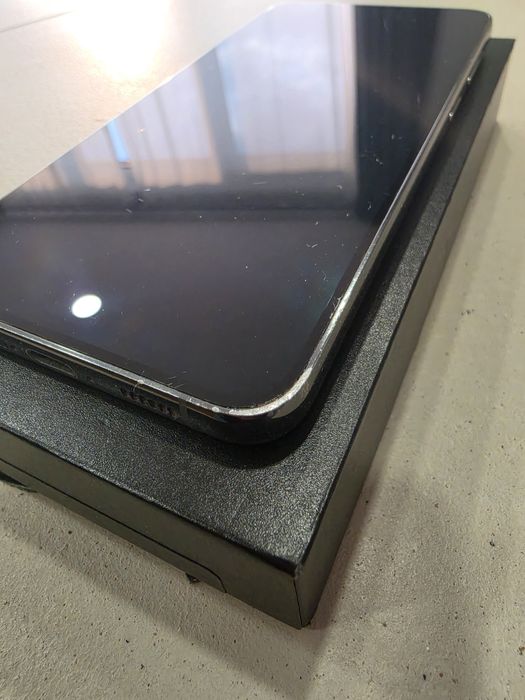 Телефон Samsung S 23 plus + 512 GB + 7бр. Кейсове подарък