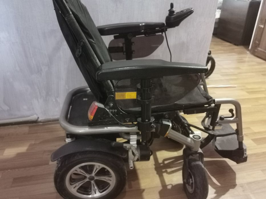 Инвалидная коляска с электроприводом Ortonica Pulse 210