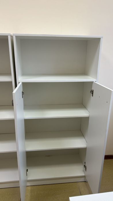 Стол, стулья, шкафы