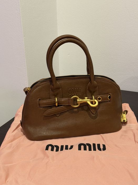 Geanta Miu Miu maro