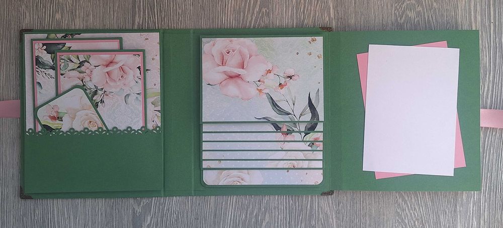 Скрапбук албум "Нежни рози" в розово, ръчна изработка /47.9