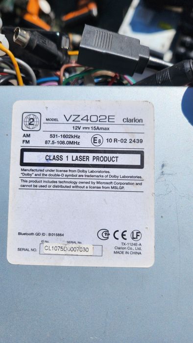 Pioneer avh 8700bt Clarion Vz402e cd player single din usb dvd