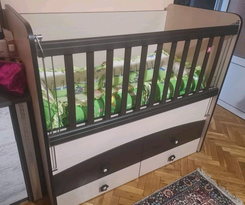 Детско креватче с люлка