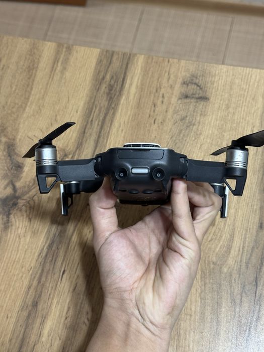 Продам дрон dji air