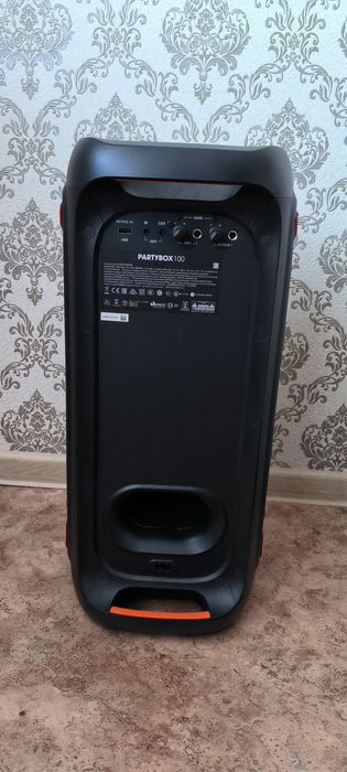 JBL Party box 100