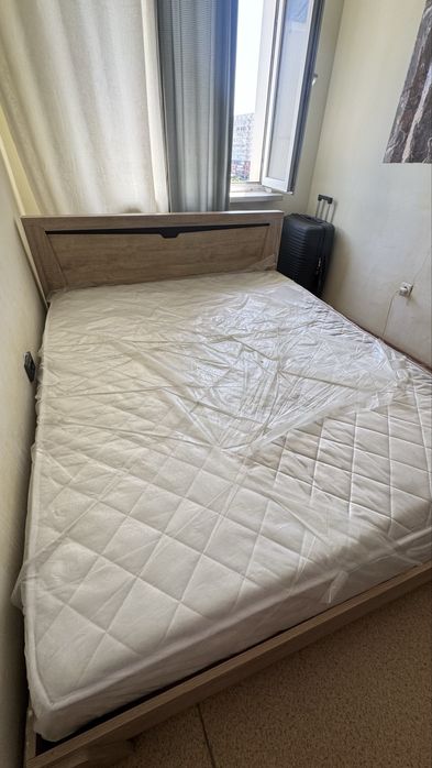 Спальный кровать срочно продаю