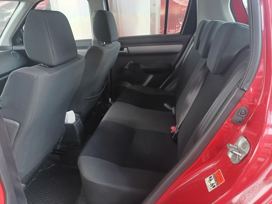 Vând Suzuki Swift 1,3i 2008