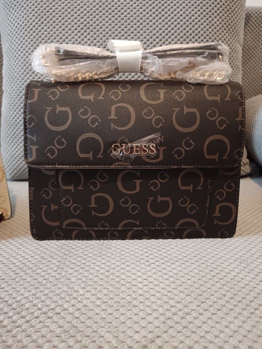Poșete noi Guess!