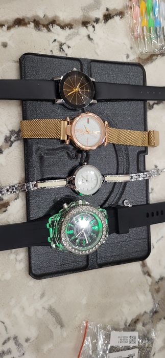 Часы женские новые