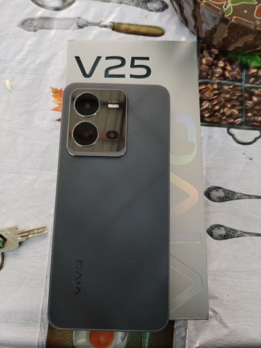 Vivo v25  8+8/256