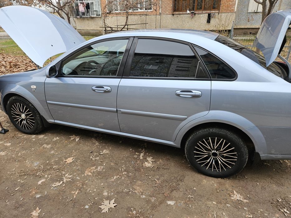 Продаётся Ласетти 1.8