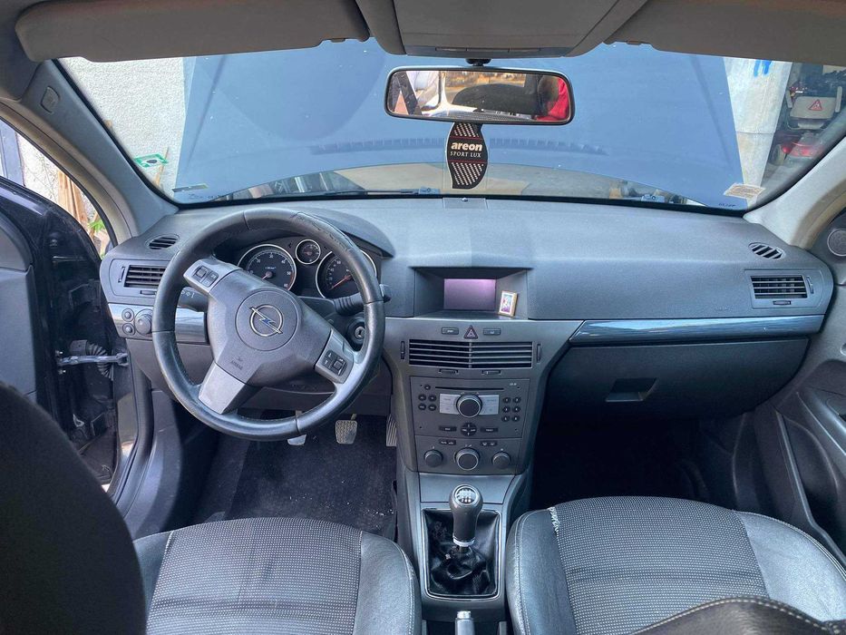 само на части Opel Astra H