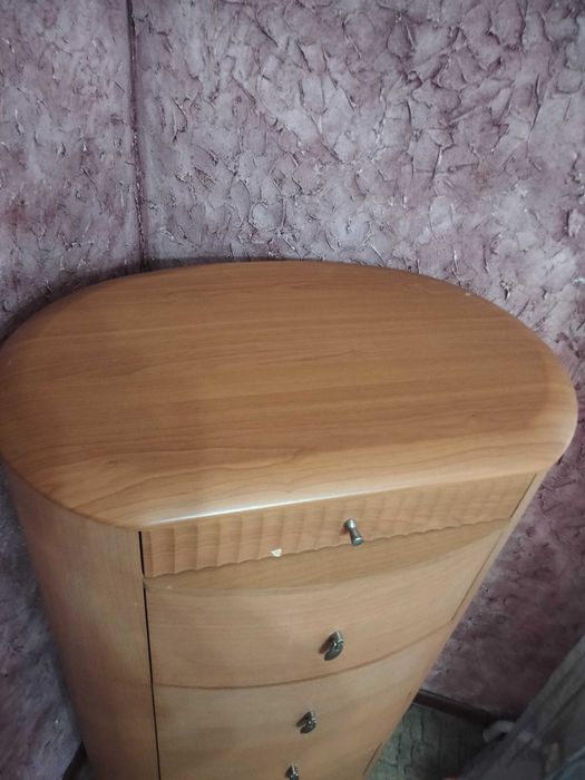 Прикроватные тумбы и комод