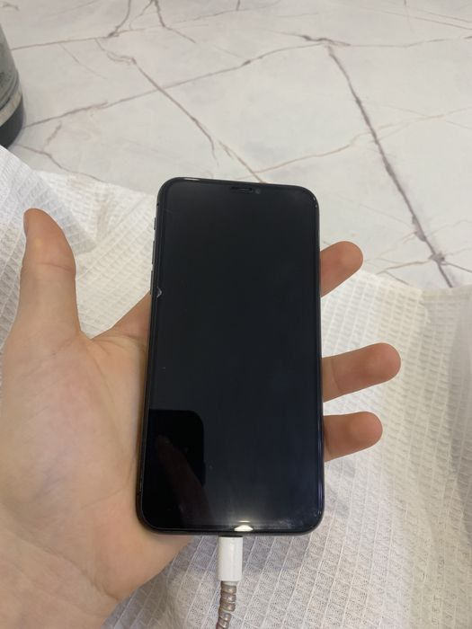 Айфон xr и x черный