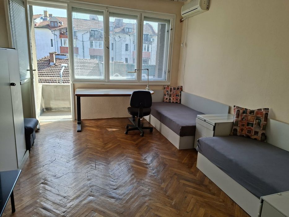 Дава се под наем Тристаен апартамент в Русе, Център - 97 кв.м за 390 € - Снимка #3
