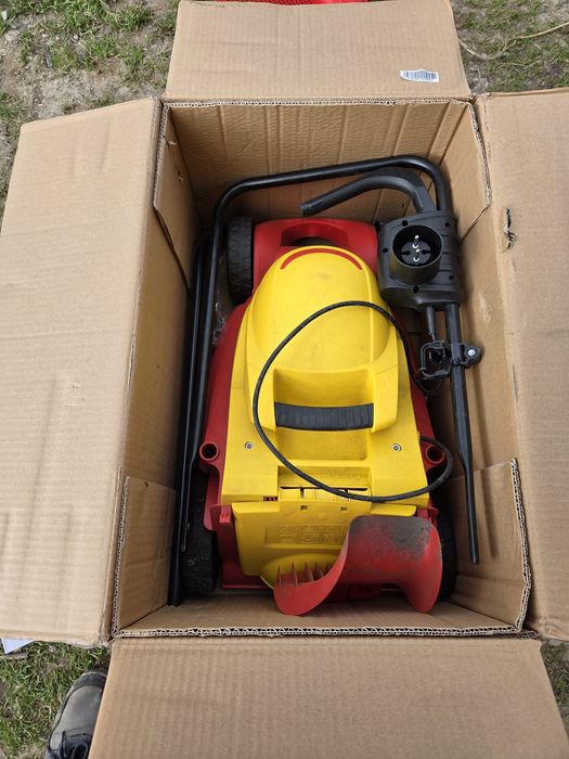 Mașina de tuns iarba electrica