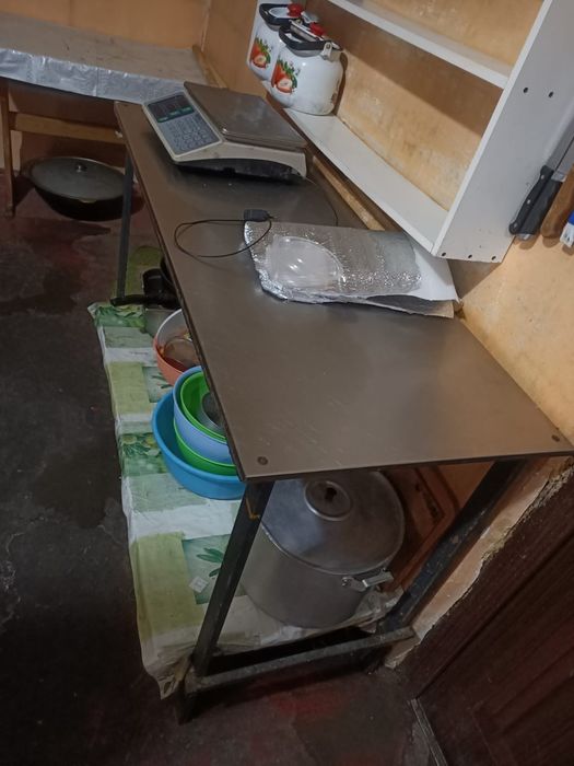 Стол со стульями