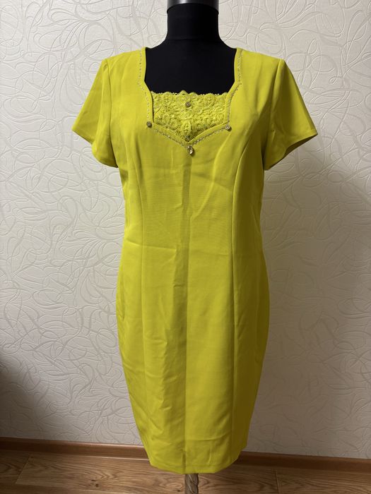 Платья новые на распродаже