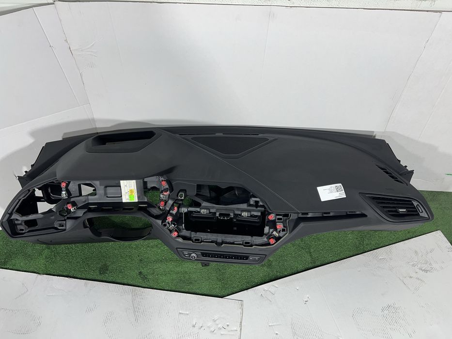 Plansa de bord bmw serie 1 f40